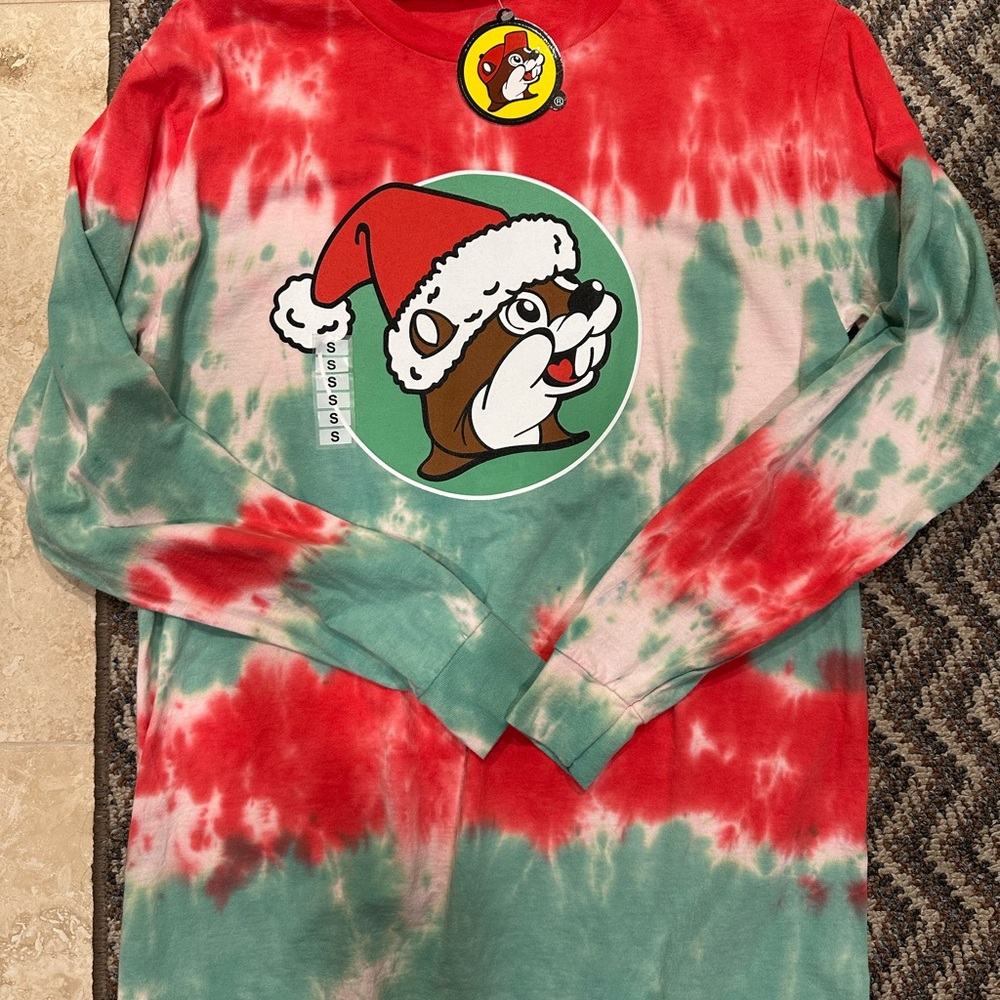 Buc-ee's Red and Green Tie-Dye Long Sleeve Tee